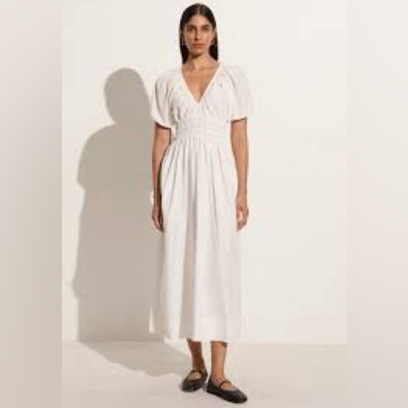Faithfull the Brand Dresses & Skirts - Faithfull the Brand White Ruched Maxi Dress with Puff Sleeves